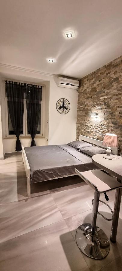 Apartment Amfiteatar Pula Luaran gambar